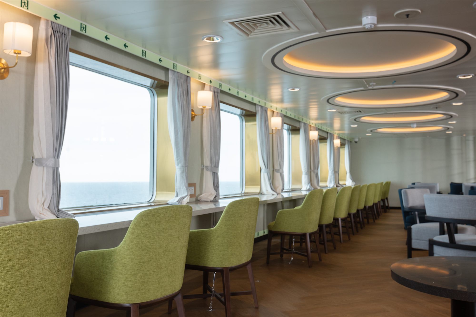 GOLD STELLA — fixed berth cabin